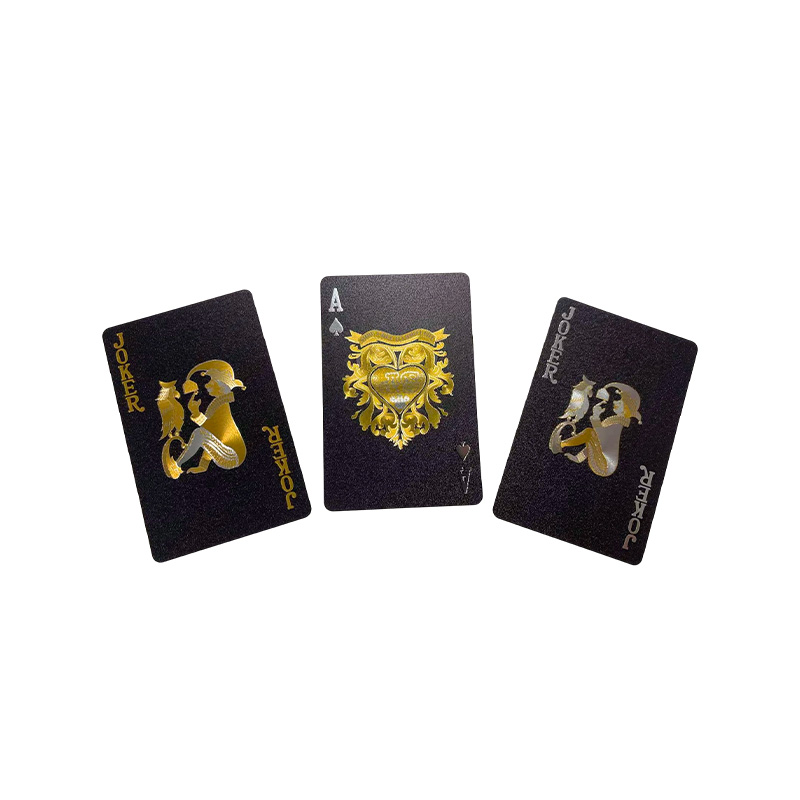 Cartes à jouer personnalisées imperméables en feuille noire et dorée, présentées dans une boîte cadeau
