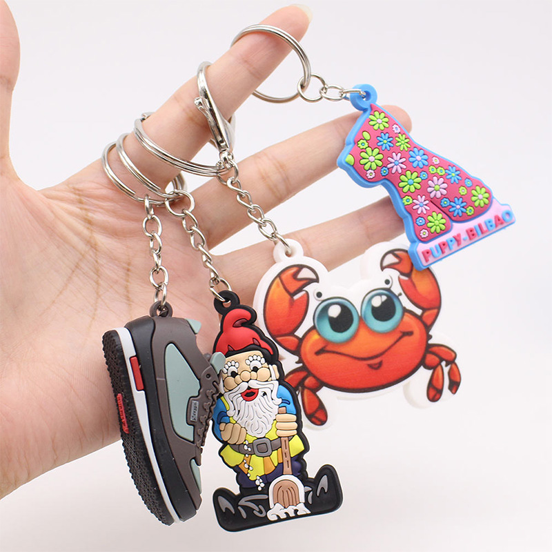 Porte-clés en métal en forme de dessin animé personnalisé pour cadeaux promotionnels